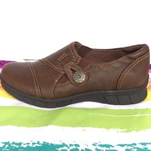 Slip on shoes women’s size 6M